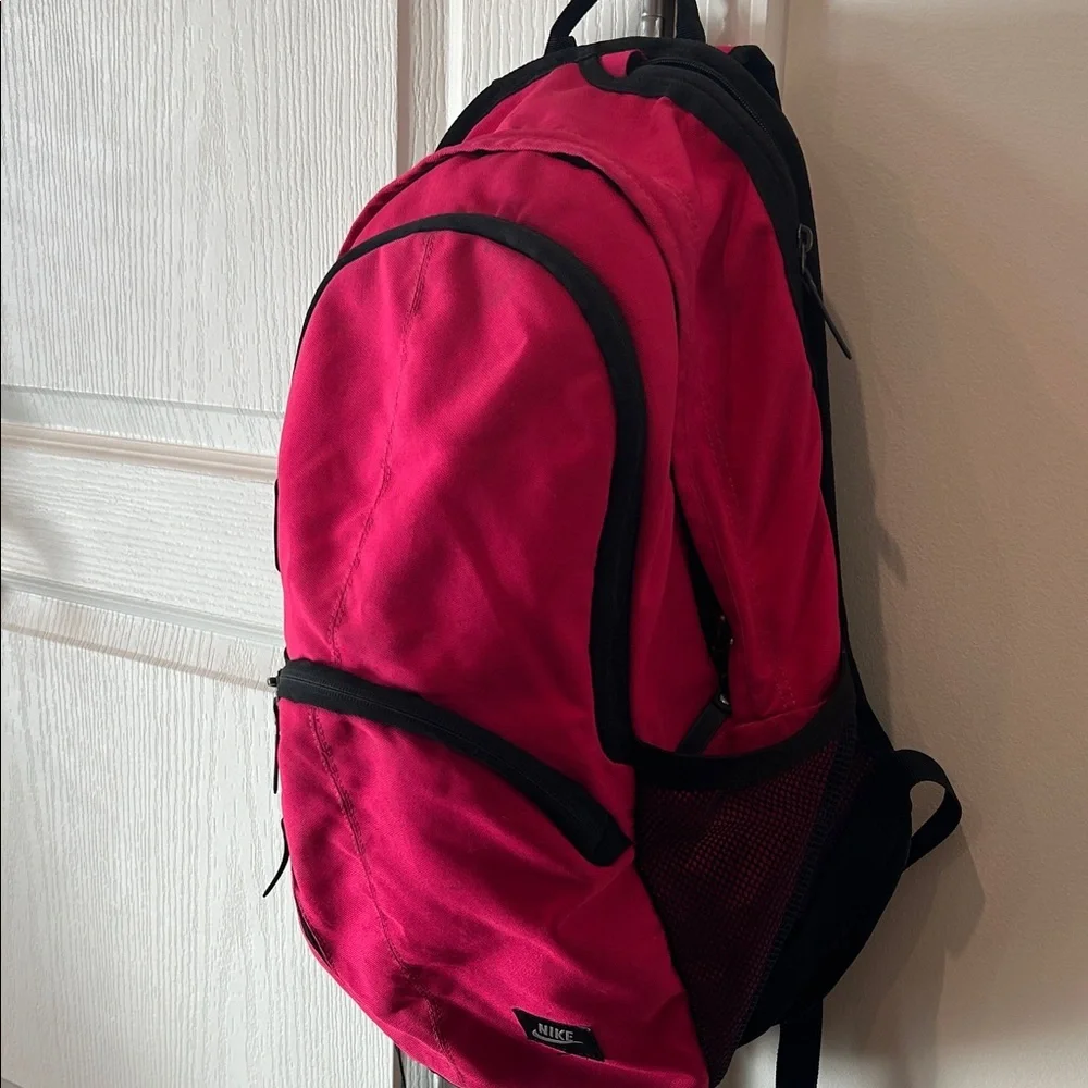Nike Pink Womens Backpack GREAT CONDITION lots of pockets